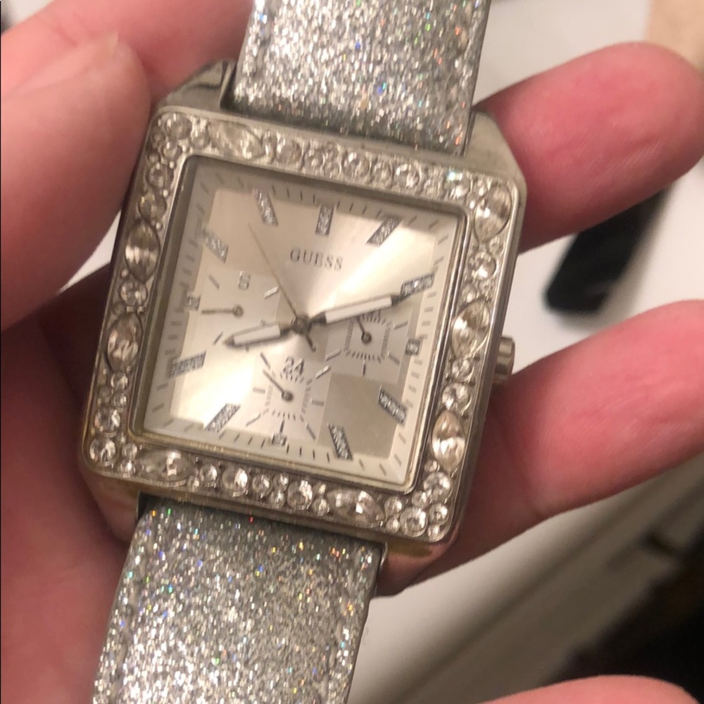 Buckle Guess Watch